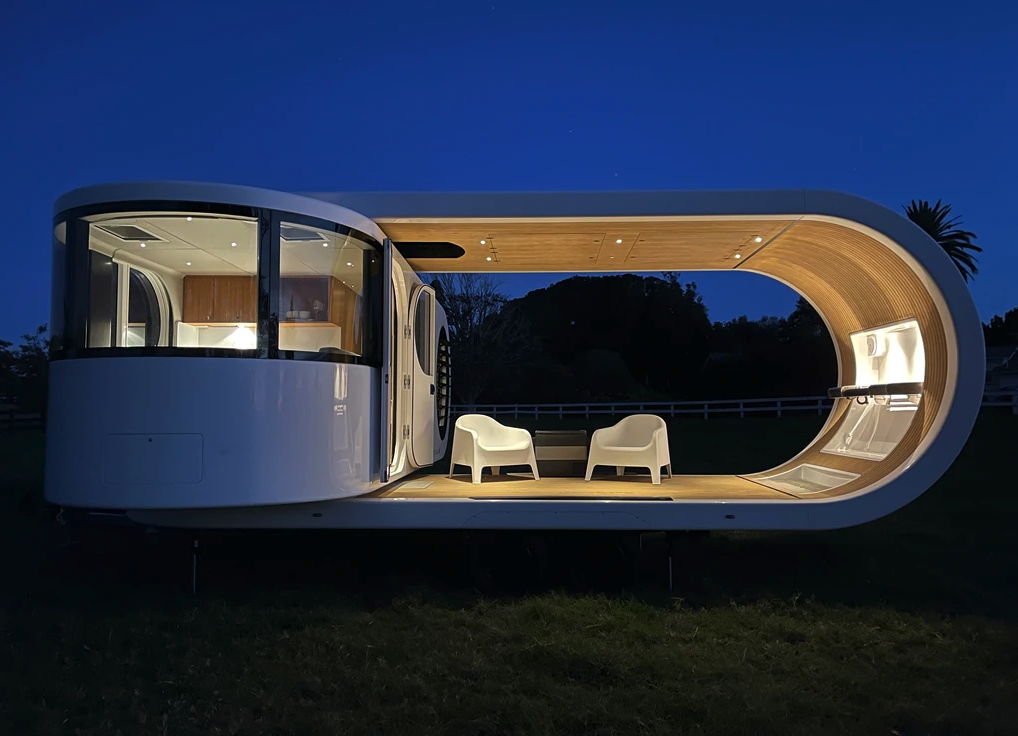Romotow T8 expanding glamping trailer